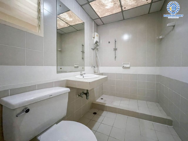 *****ทาวน์เฮ้าส์มือสองย่านนนทบุรี ม.สิรารมย์ บางบัวทอง เนื้อที่ 16 ตร.ว. ฟังก์ชัน 2 ห้องนอน 2 ห้องน้ำ 1 ที่จอดรถ แถมฟรี! 2 เครื่องปรับอากาศ, 1 เครื่องทำน้ำอุ่น ทำเลเดินทางสะดวก ใกล้รถไฟฟ้าสายสีม่วง "สถานีคลองบางไผ่" และทางด่วน "ศรีรัช" ในราคาถูกสุด